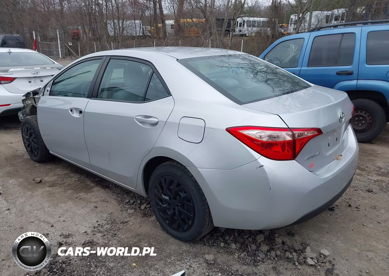 2017 Toyota Corolla Le VIN:2T1BURHEXHC863617 - 3