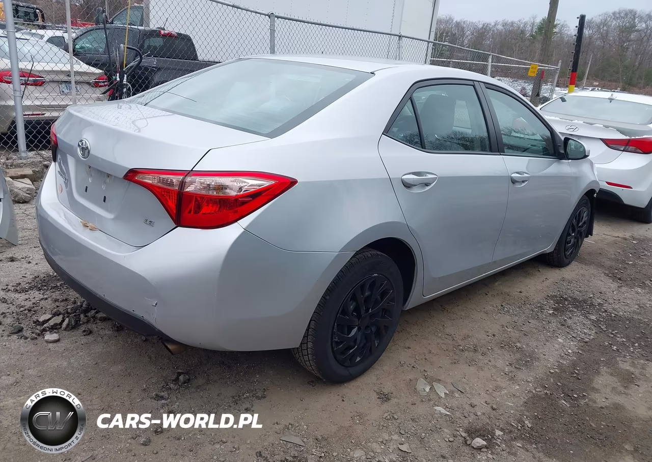 2017 Toyota Corolla Le VIN:2T1BURHEXHC863617 - 4