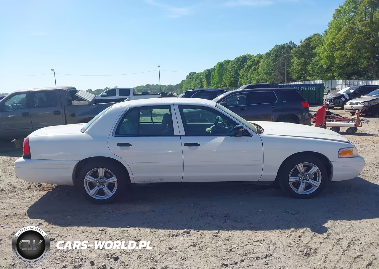 2003 Ford Crown Victoria Police VIN:2FAHP71W03X153239 - 13