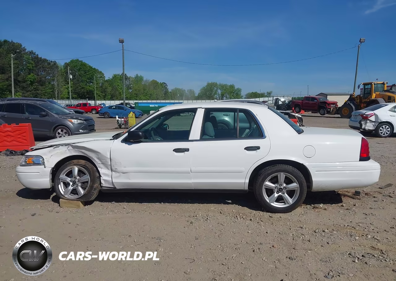 2003 Ford Crown Victoria Police VIN:2FAHP71W03X153239 - 14