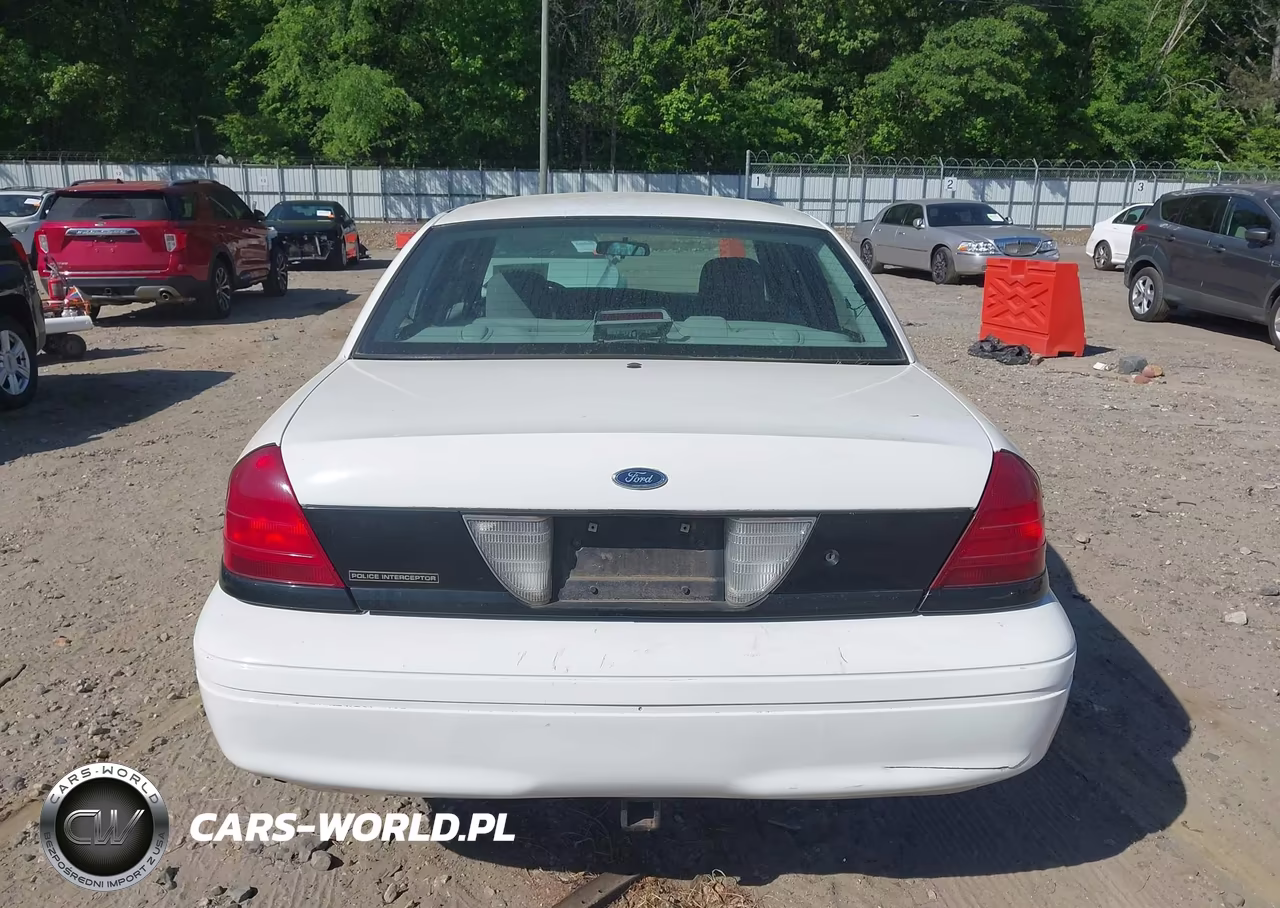 2003 Ford Crown Victoria Police VIN:2FAHP71W03X153239 - 16
