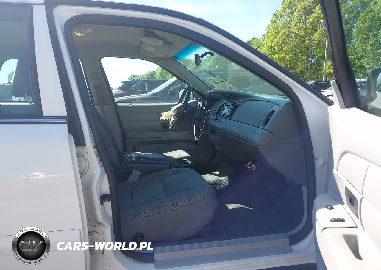 2003 Ford Crown Victoria Police VIN:2FAHP71W03X153239 - 5