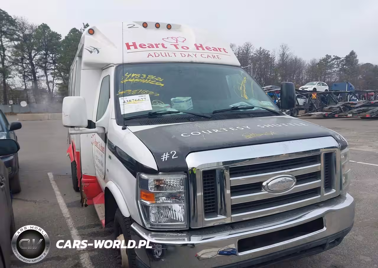 2014 Ford E-350 Cutaway