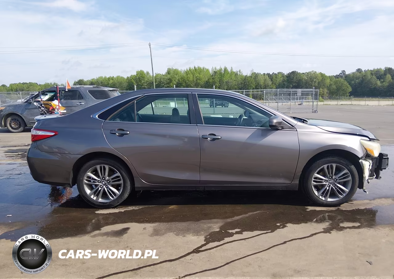 2015 Toyota Camry Se VIN:4T1BF1FK1FU935935 - 14