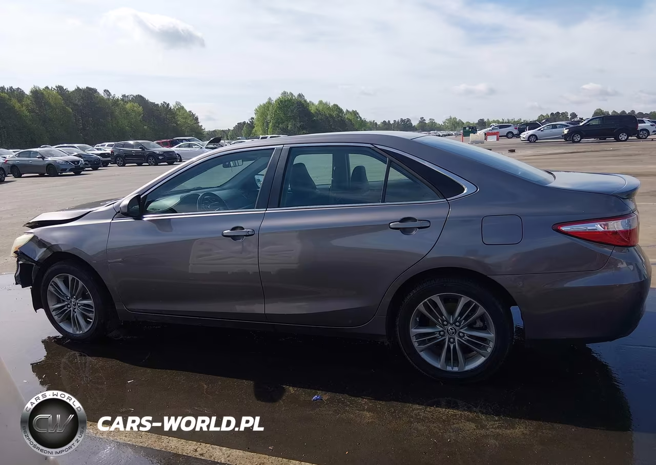 2015 Toyota Camry Se VIN:4T1BF1FK1FU935935 - 15