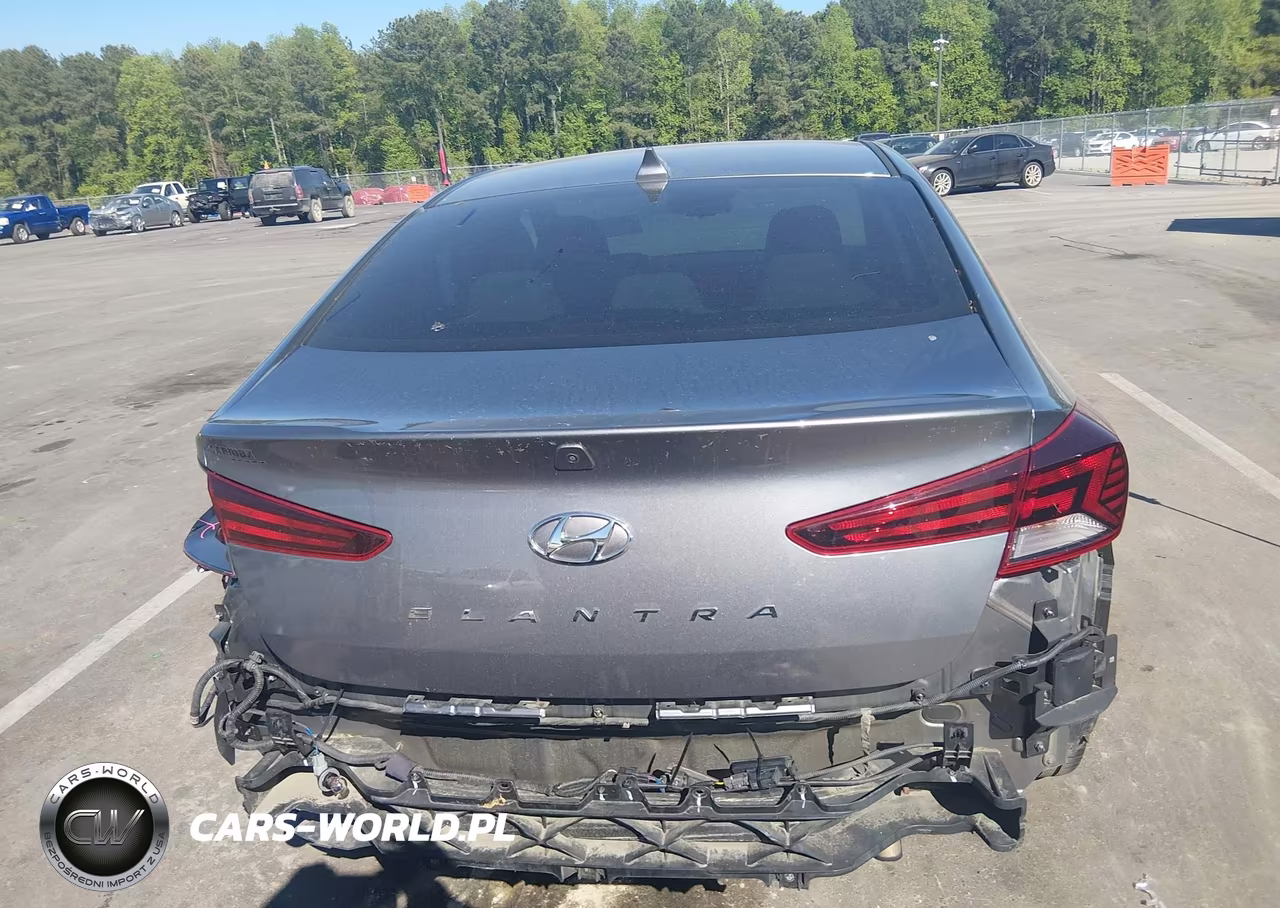 2019 Hyundai Elantra Value Edition VIN:5NPD84LF5KH463873 - 17