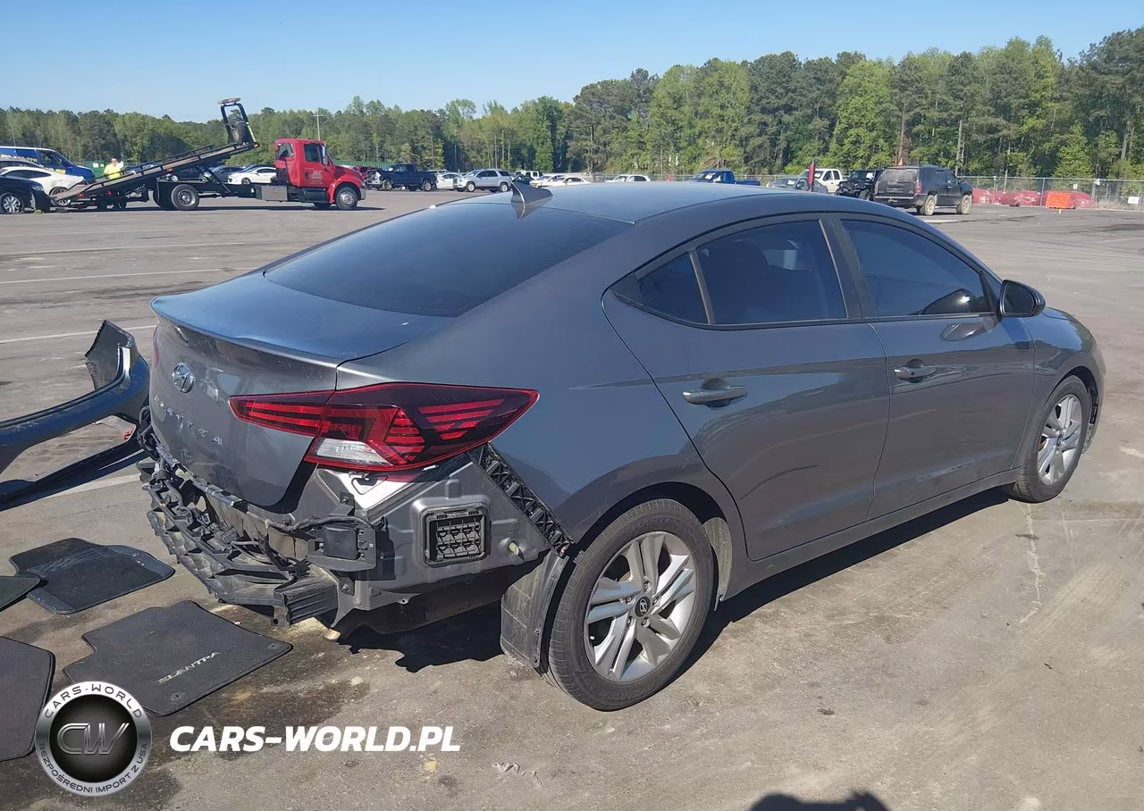 2019 Hyundai Elantra Value Edition VIN:5NPD84LF5KH463873 - 4