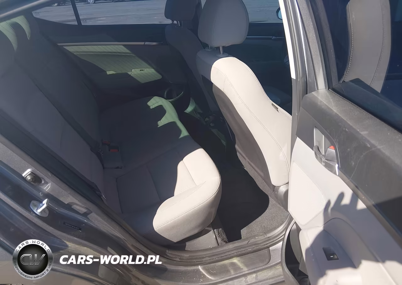 2019 Hyundai Elantra Value Edition VIN:5NPD84LF5KH463873 - 8
