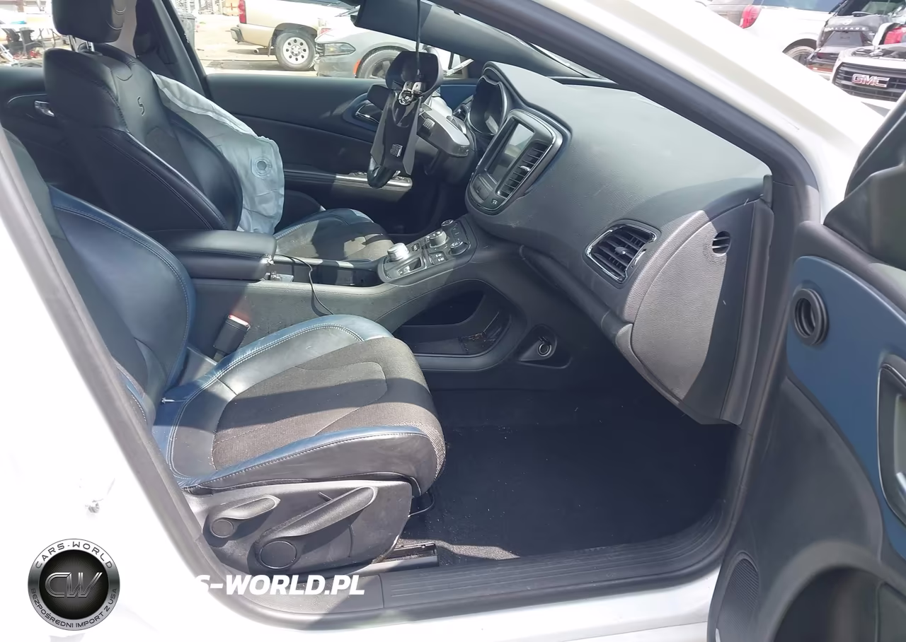 2015 Chrysler 200 S VIN:1C3CCCBB4FN626641 - 5