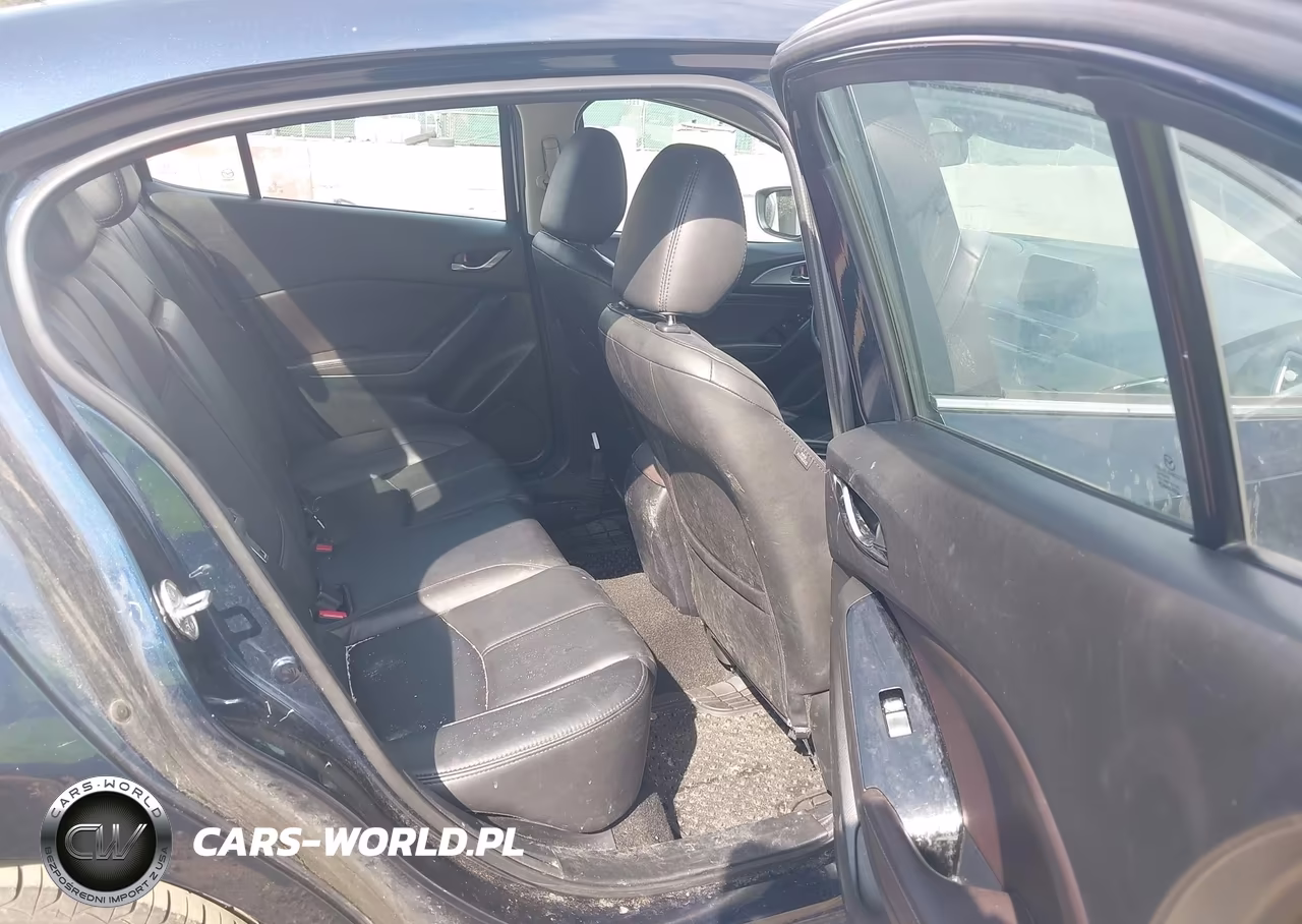 2018 Mazda Mazda3 Touring VIN:3MZBN1V39JM238329 - 8