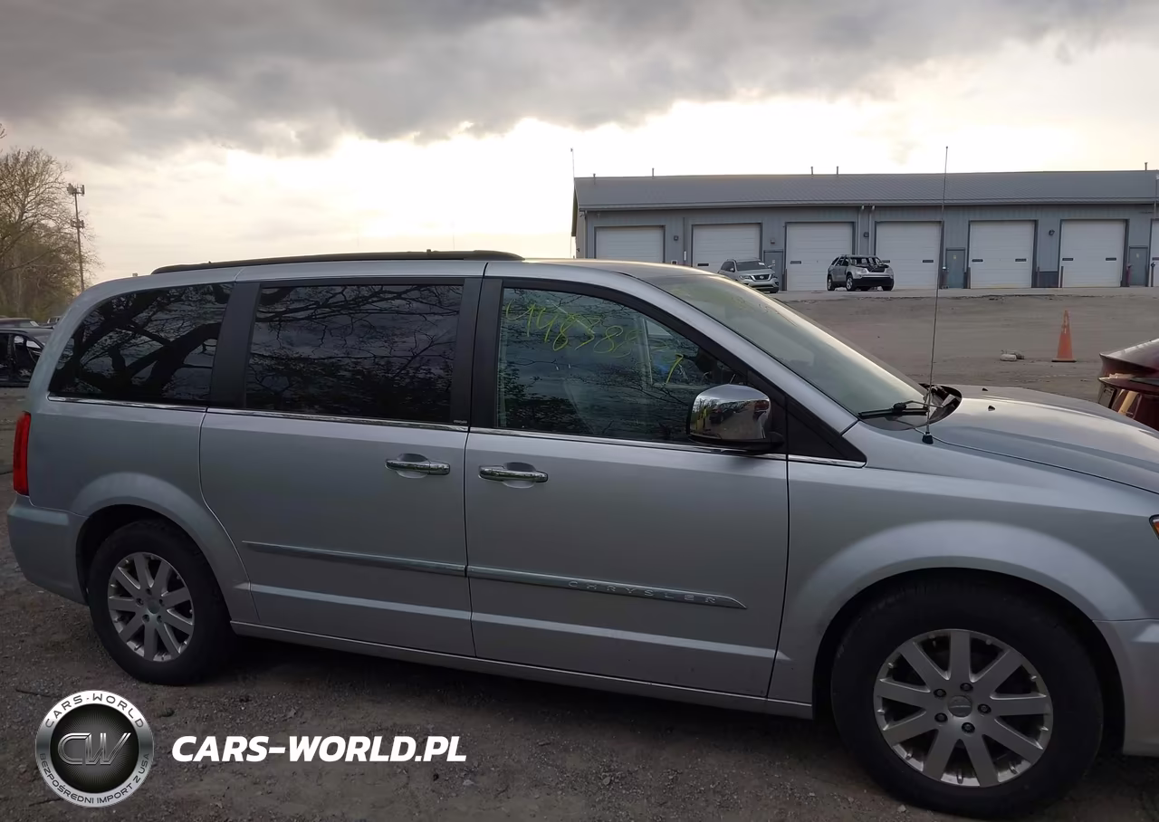 2011 Chrysler Town & Country Touring-L VIN:2A4RR8DG9BR667218 - 13
