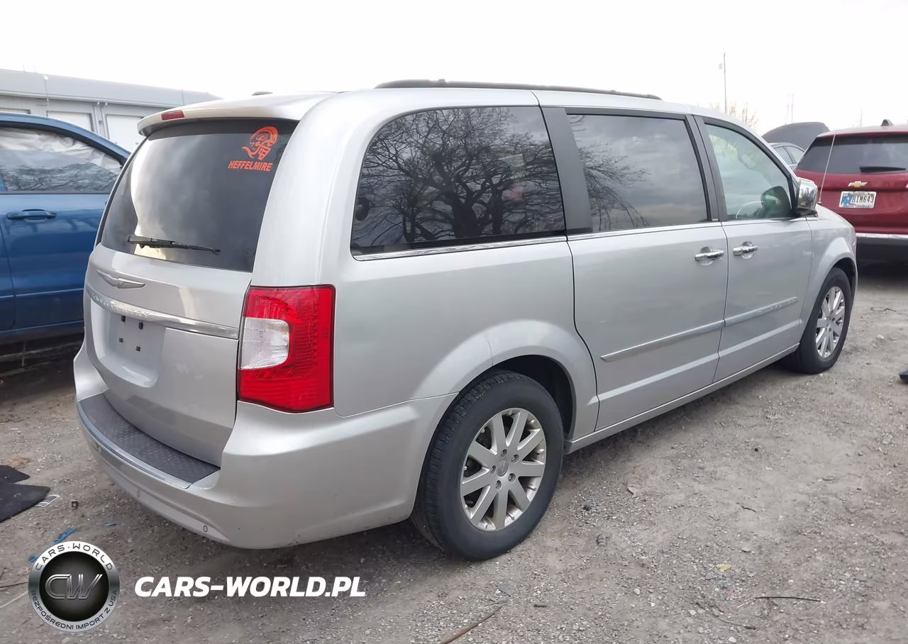 2011 Chrysler Town & Country Touring-L VIN:2A4RR8DG9BR667218 - 4