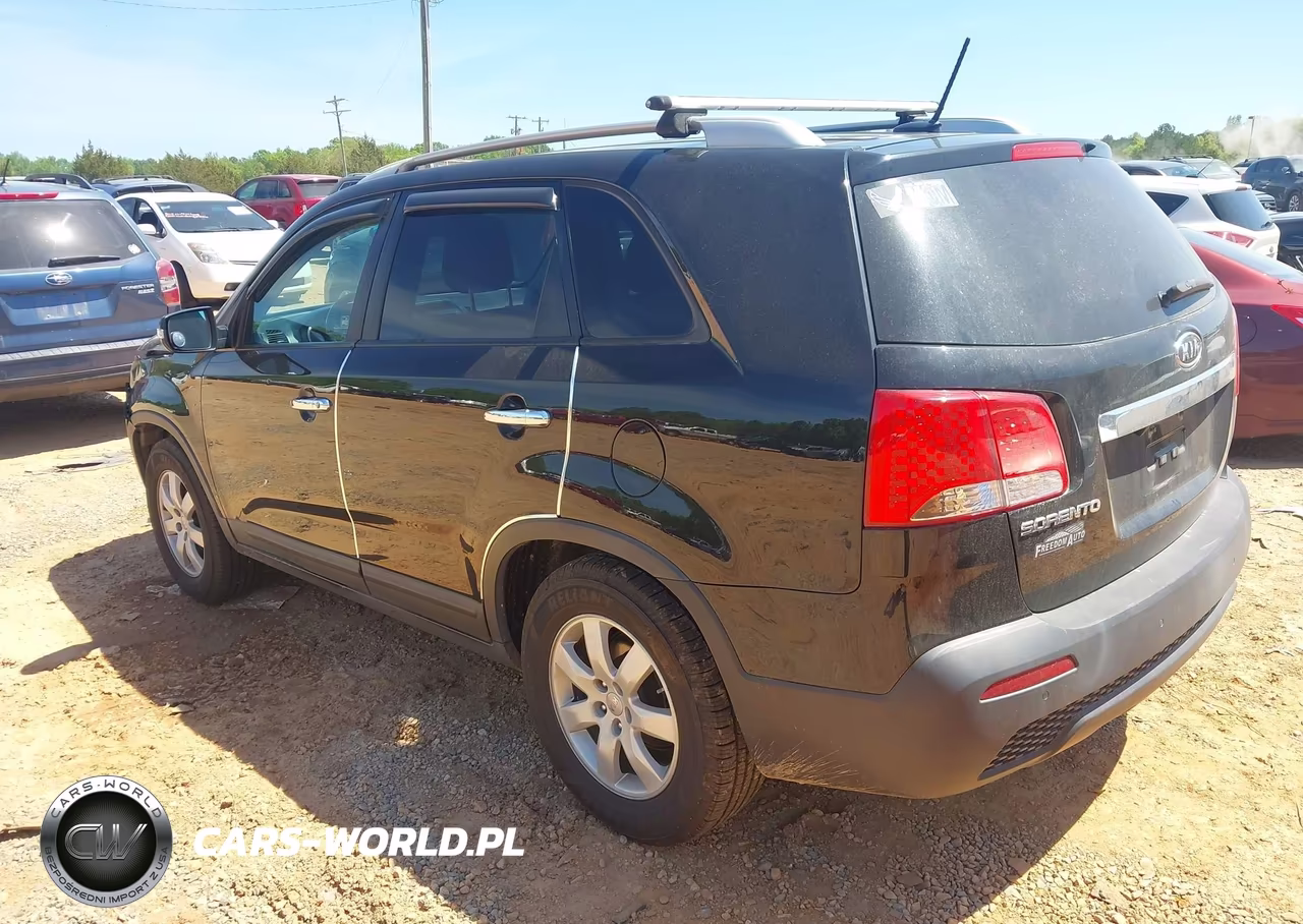2013 Kia Sorento Lx VIN:5XYKT4A63DG345873 - 3