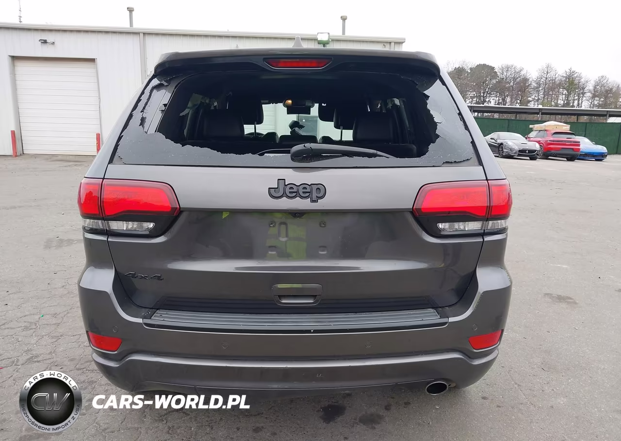2017 Jeep Grand Cherokee Altitude 4X4 VIN:1C4RJFAG1HC910642 - 16