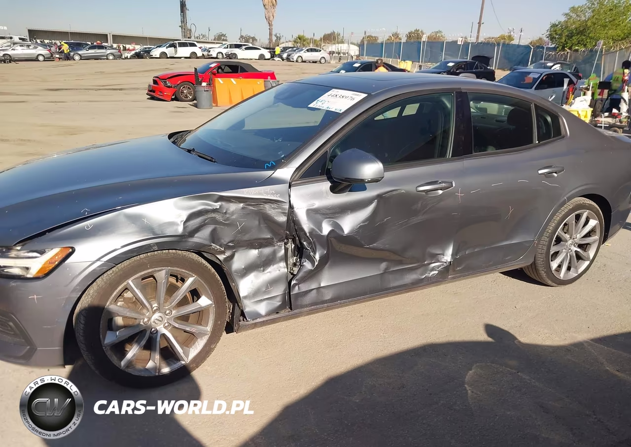 2020 Volvo S60 T6 Momentum VIN:7JRA22TK6LG067061 - 6