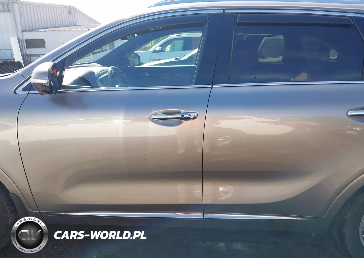2019 Kia Sorento 3.3L Sxl VIN:5XYPK4A58KG547170 - 14