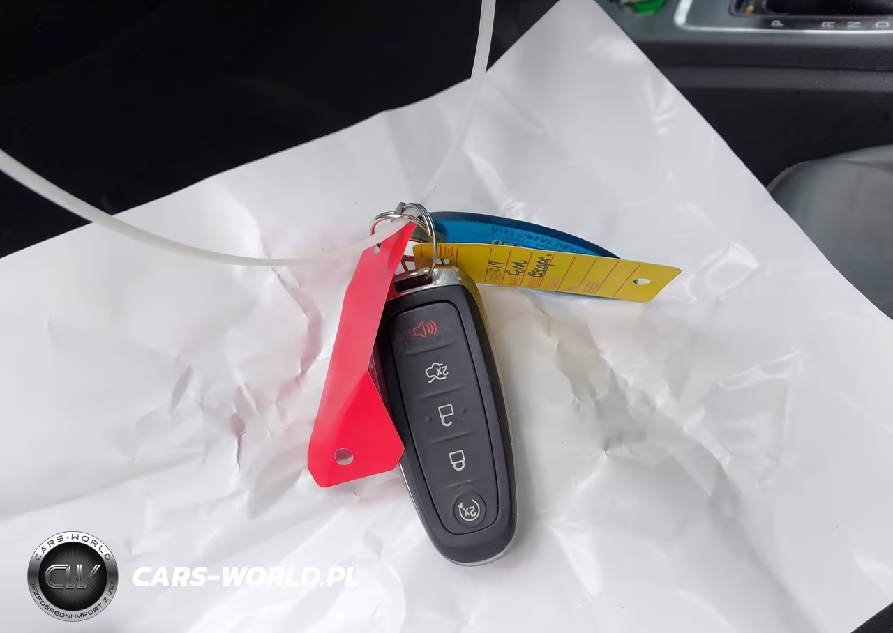 2019 Ford Escape Titanium VIN:1FMCU9J97KUA03245 - 11