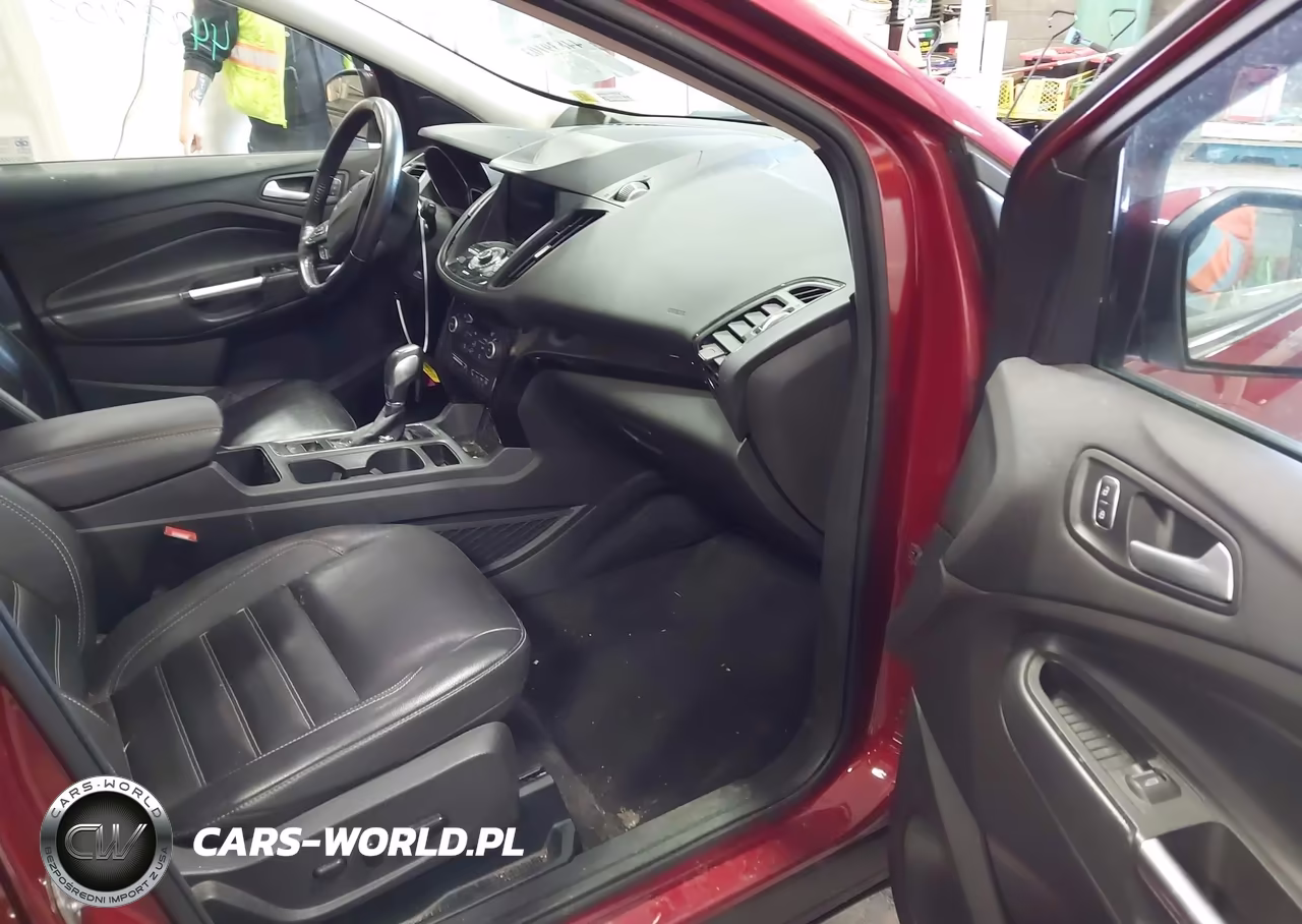 2019 Ford Escape Titanium VIN:1FMCU9J97KUA03245 - 5