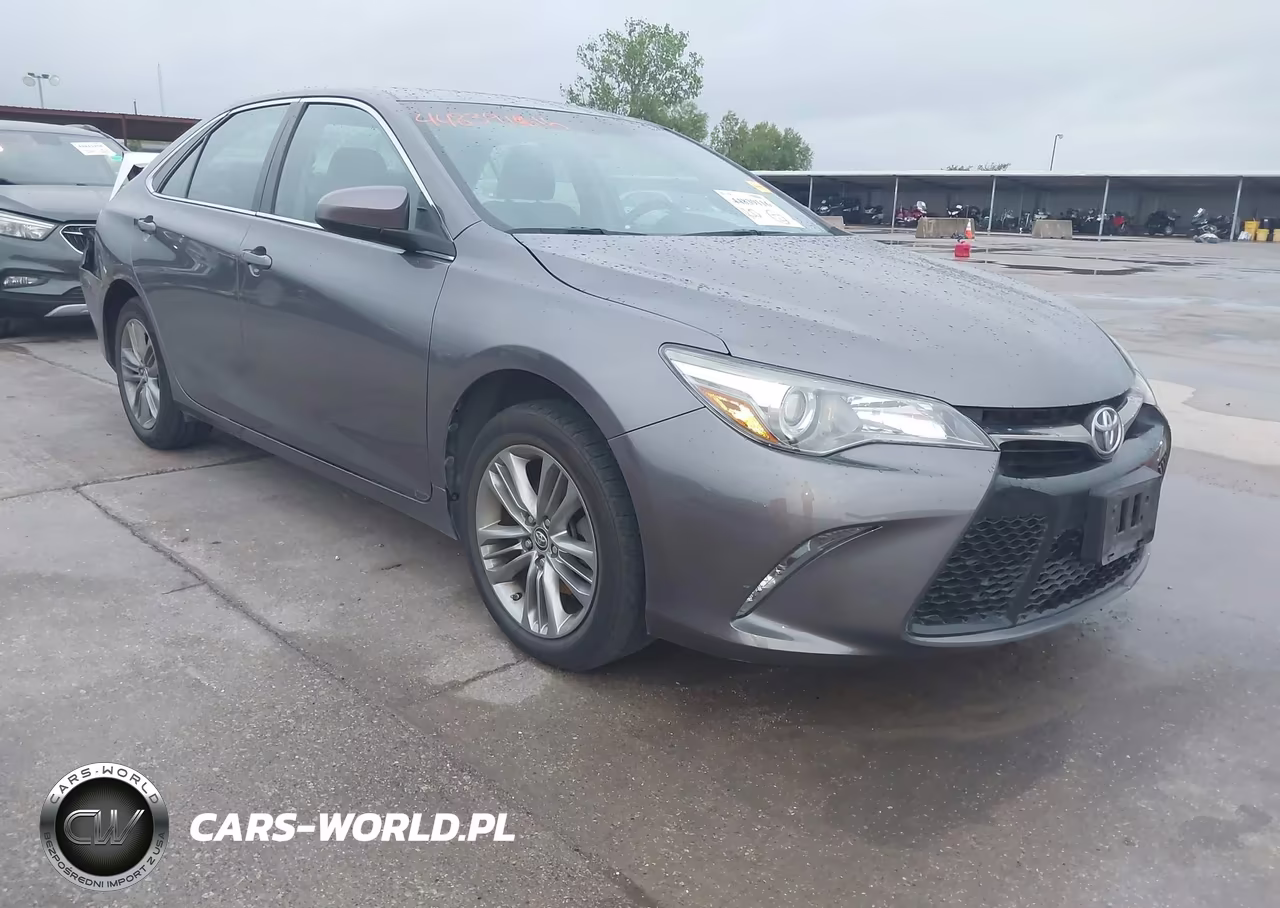 2015 Toyota Camry Se – zdjęcie 1 z 17