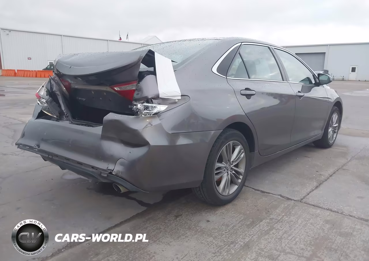2015 Toyota Camry Se VIN:4T1BF1FK3FU971447 - 4