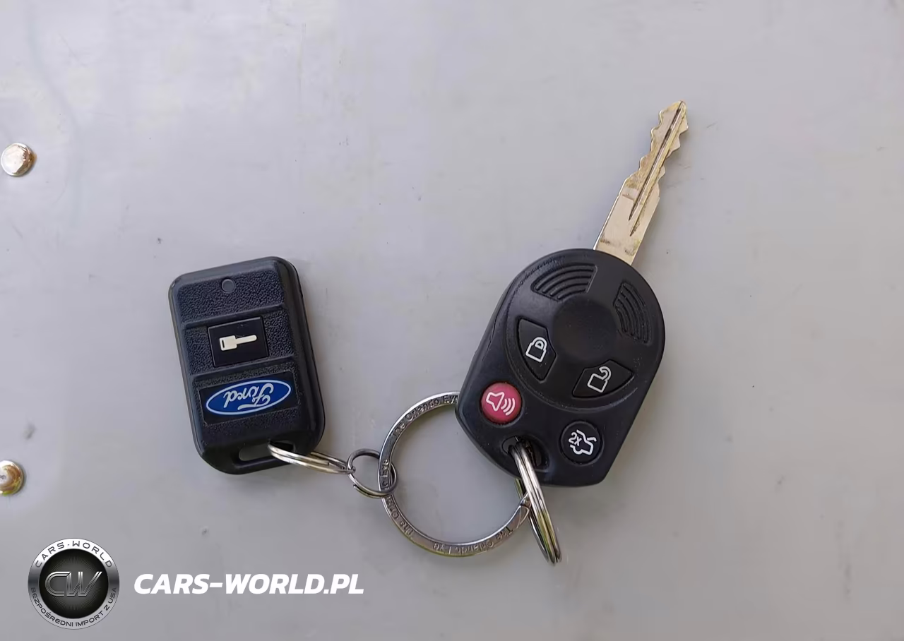 2011 Ford Expedition Limited VIN:1FMJU2A56BEF19697 - 11