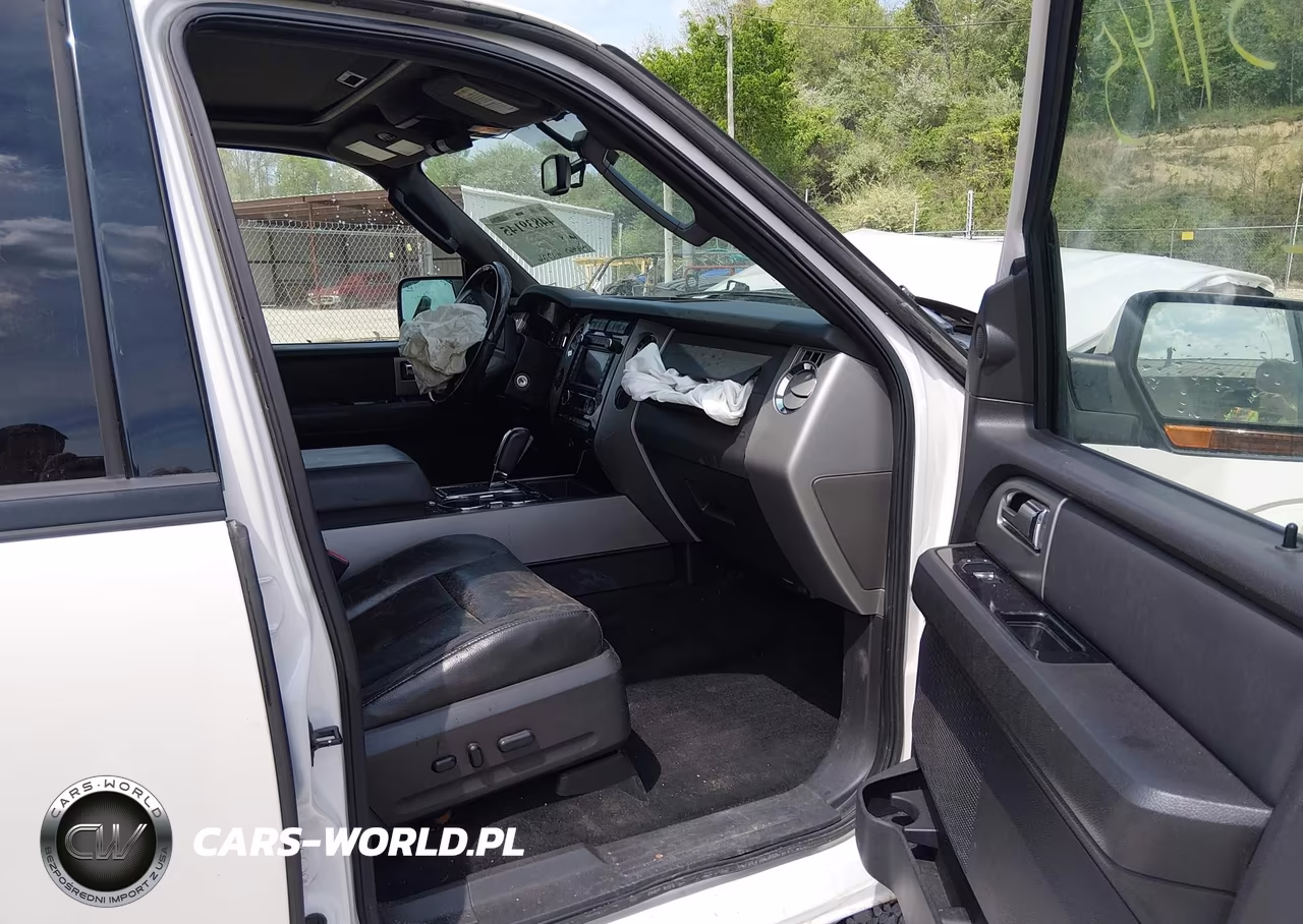 2011 Ford Expedition Limited VIN:1FMJU2A56BEF19697 - 5
