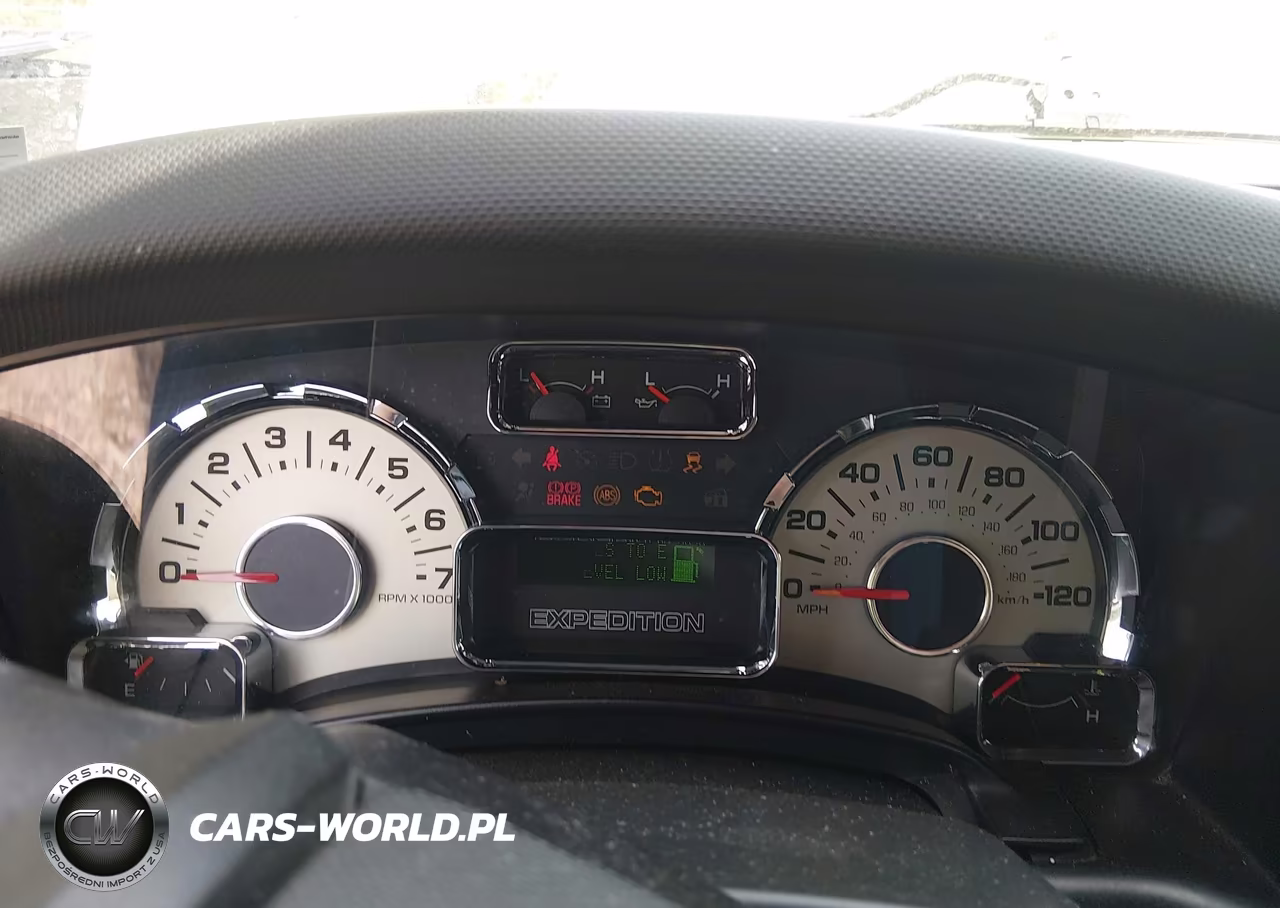 2011 Ford Expedition Limited VIN:1FMJU2A56BEF19697 - 7