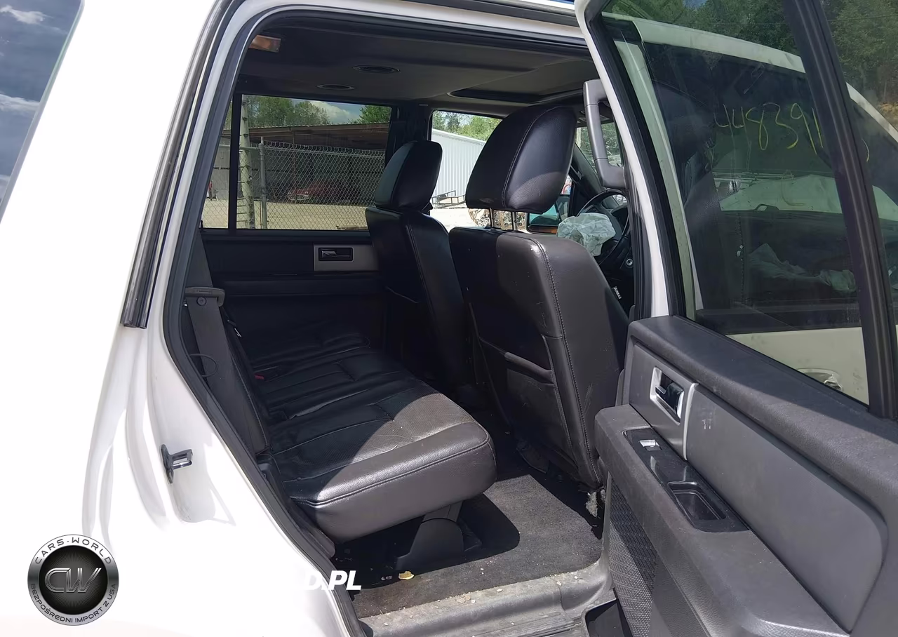 2011 Ford Expedition Limited VIN:1FMJU2A56BEF19697 - 8
