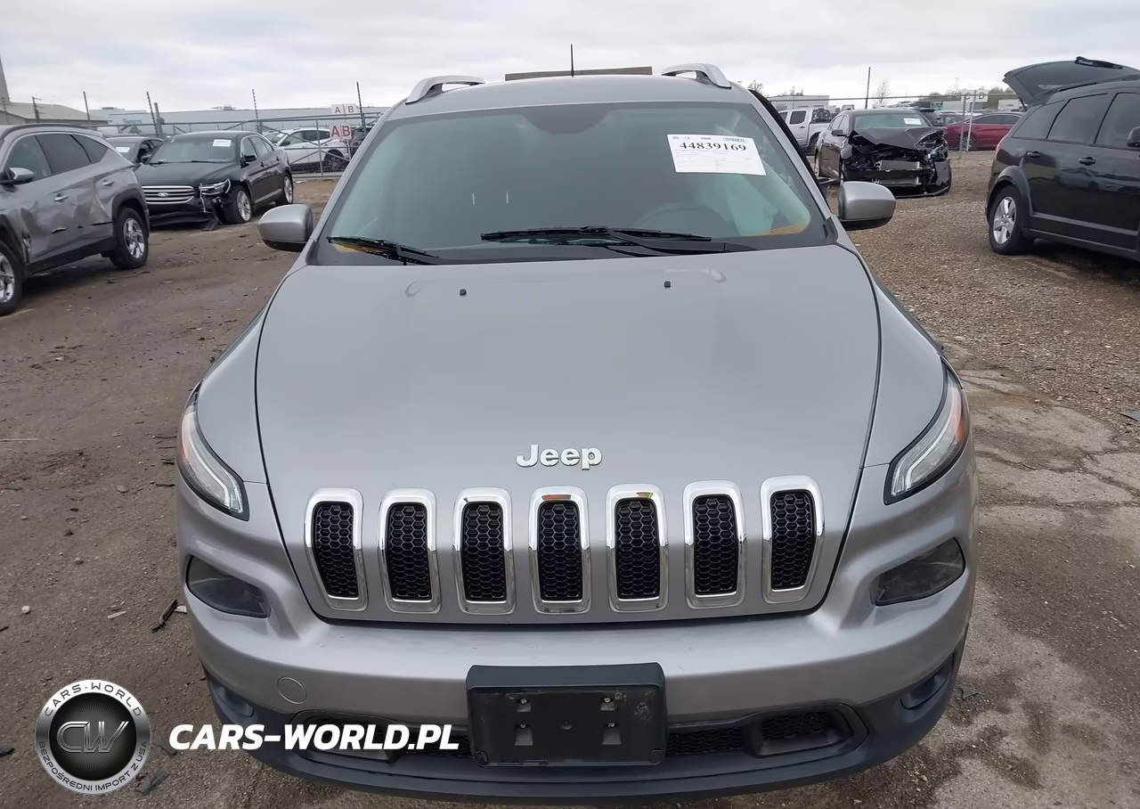 2015 Jeep Cherokee Latitude VIN:1C4PJMCB2FW513269 - 12