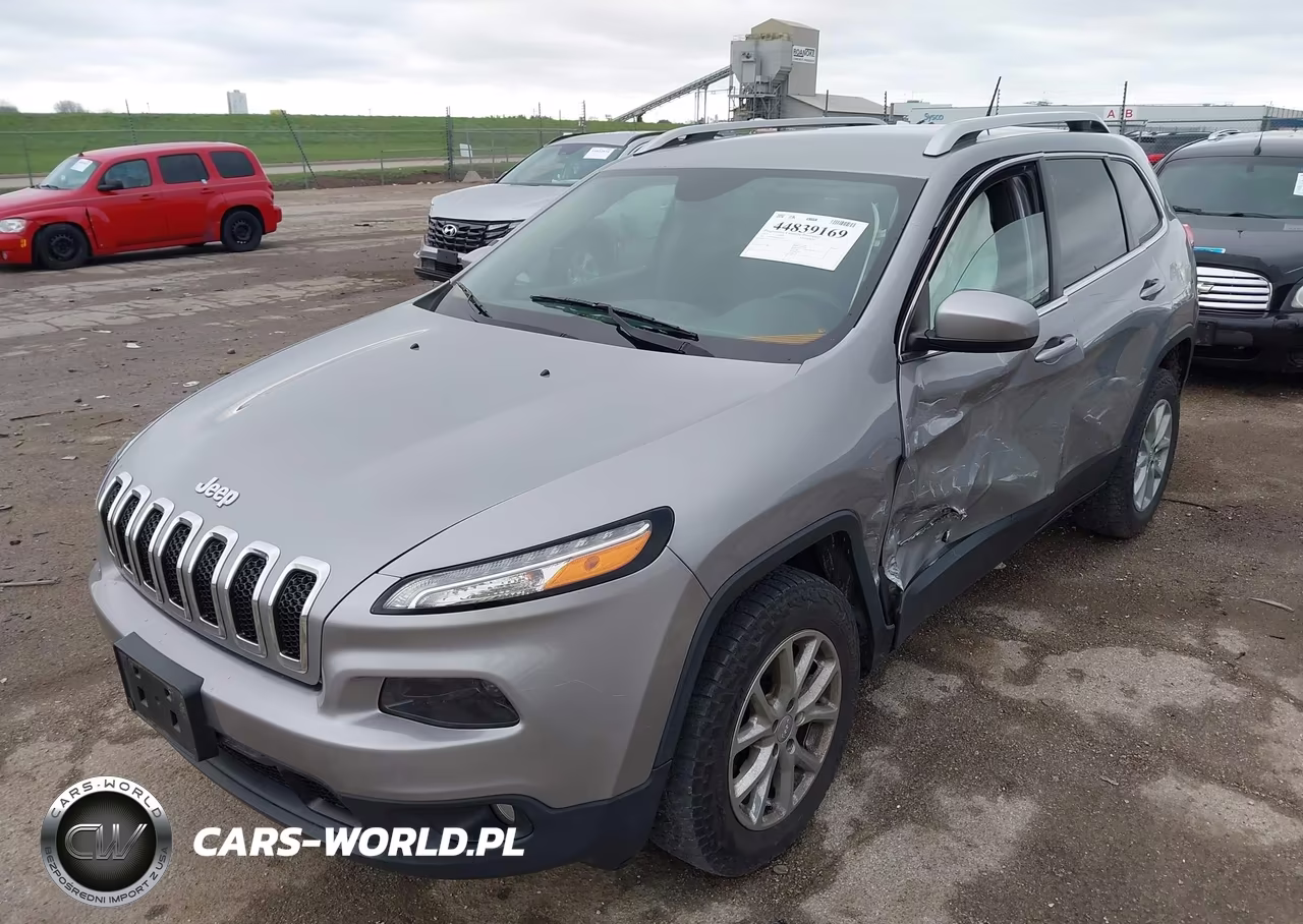 2015 Jeep Cherokee Latitude VIN:1C4PJMCB2FW513269 - 2