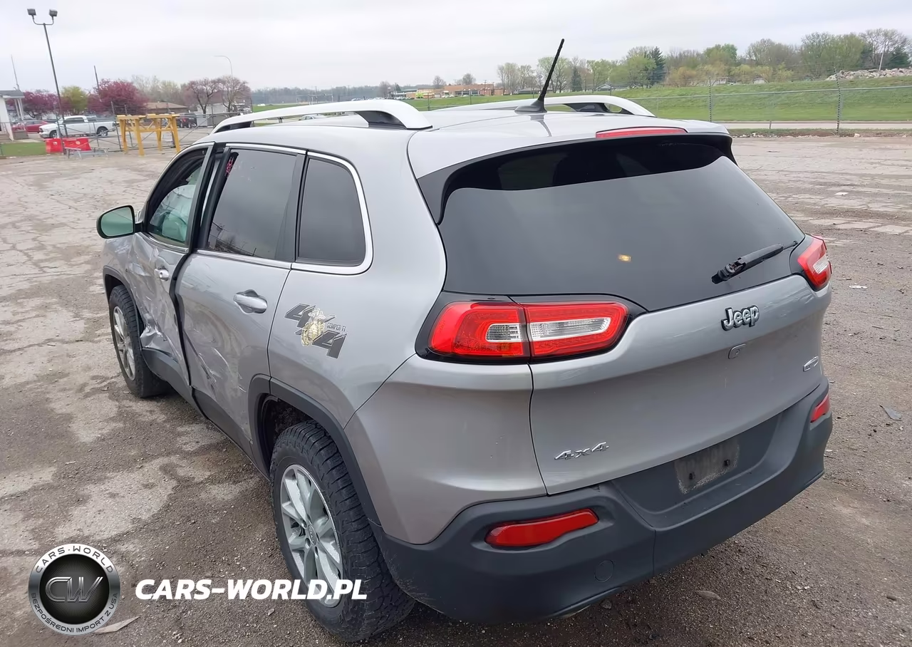 2015 Jeep Cherokee Latitude VIN:1C4PJMCB2FW513269 - 3