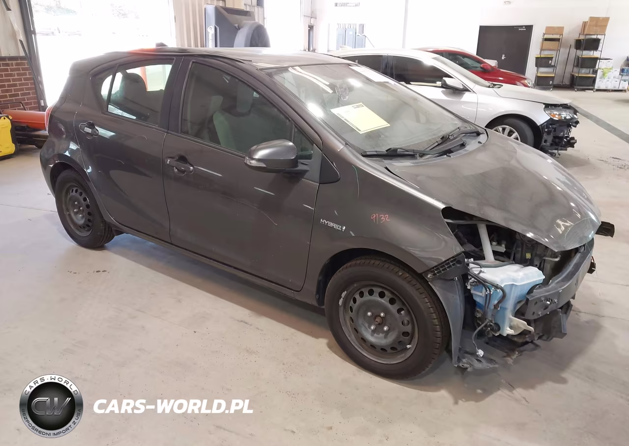 2016 Toyota Prius C One