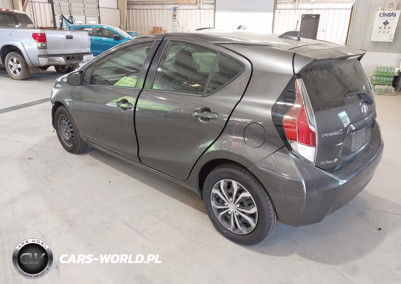 2016 Toyota Prius C One VIN:JTDKDTB36G1129922 - 3