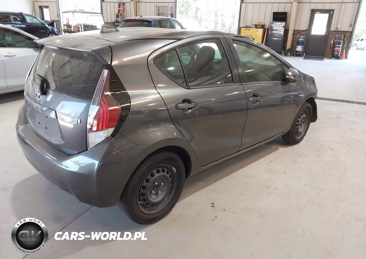 2016 Toyota Prius C One VIN:JTDKDTB36G1129922 - 4