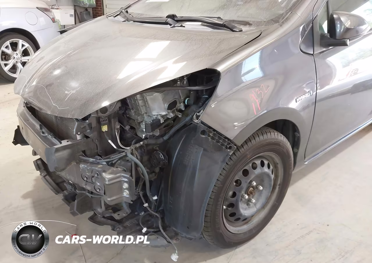 2016 Toyota Prius C One VIN:JTDKDTB36G1129922 - 6