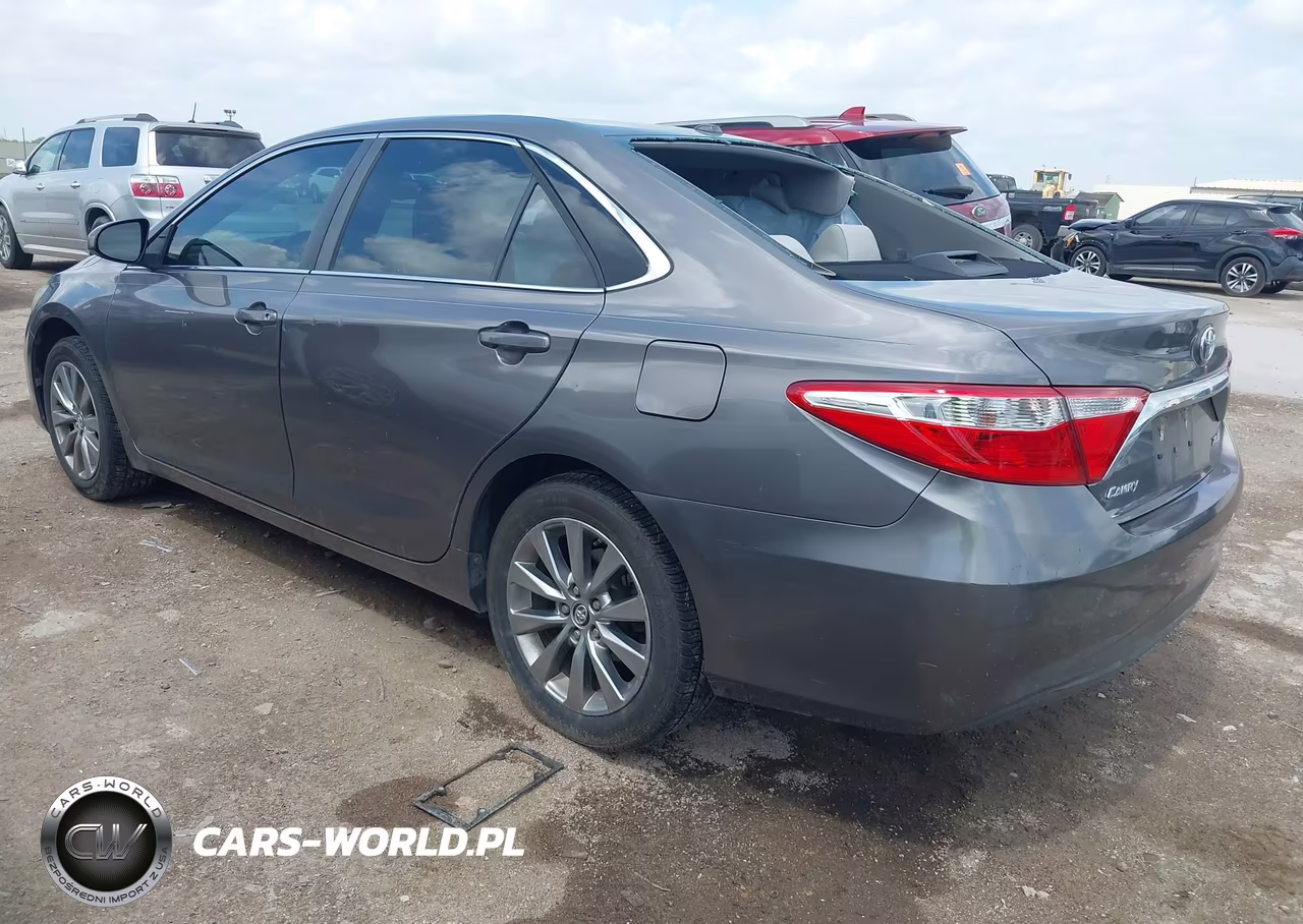 2017 Toyota Camry Xle VIN:4T1BF1FK3HU640306 - 3