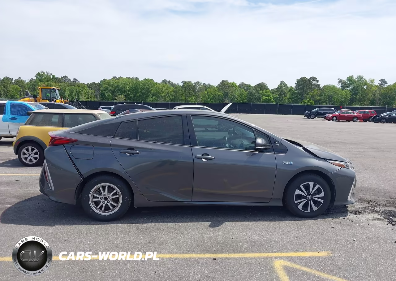 2017 Toyota Prius Prime Advanced VIN:JTDKARFP9H3038335 - 13