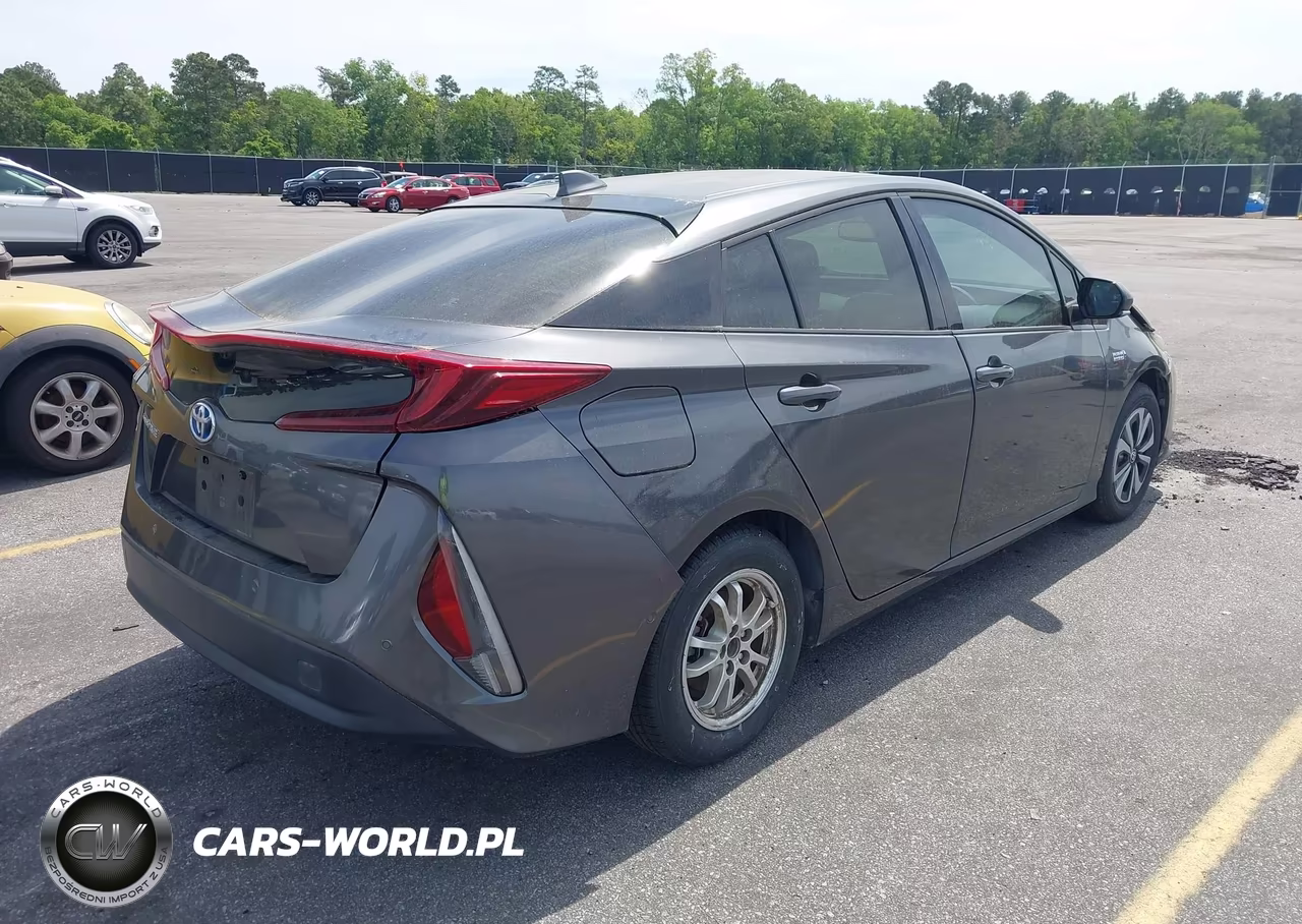 2017 Toyota Prius Prime Advanced VIN:JTDKARFP9H3038335 - 4