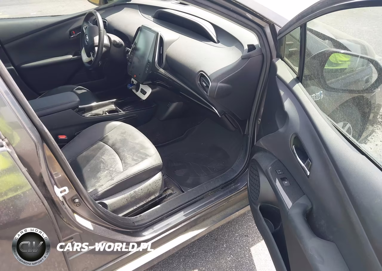 2017 Toyota Prius Prime Advanced VIN:JTDKARFP9H3038335 - 5