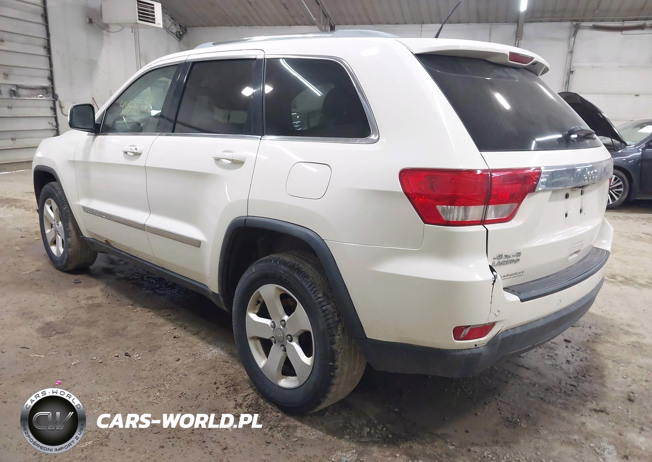 2012 Jeep Grand Cherokee Laredo VIN:1C4RJFAGXCC218730 - 3