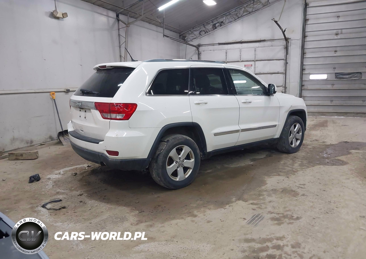 2012 Jeep Grand Cherokee Laredo VIN:1C4RJFAGXCC218730 - 4