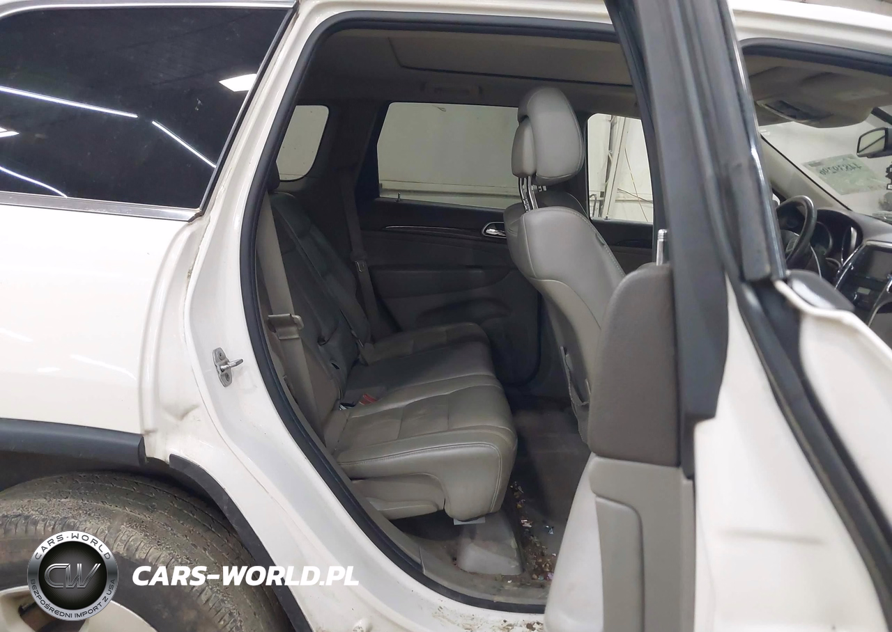 2012 Jeep Grand Cherokee Laredo VIN:1C4RJFAGXCC218730 - 8