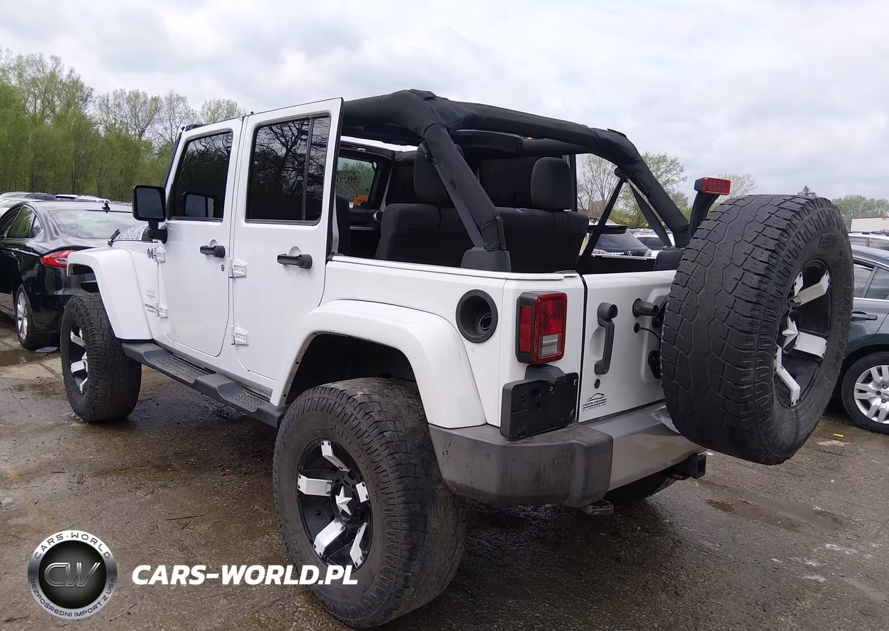 2012 Jeep Wrangler Unlimited Sahara VIN:1C4BJWEG5CL183834 - 3
