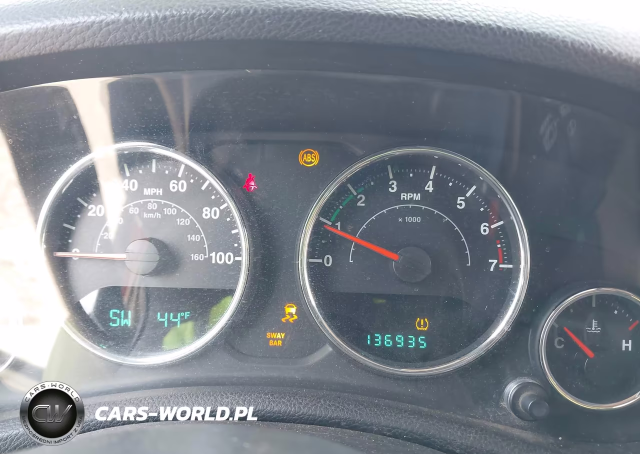 2012 Jeep Wrangler Rubicon VIN:1C4BJWCG8CL105079 - 7