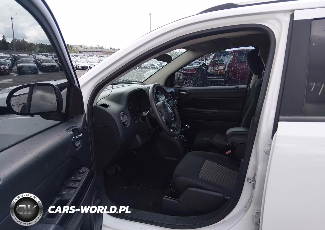 2014 Jeep Compass Sport VIN:1C4NJCBA5ED642675 - 5