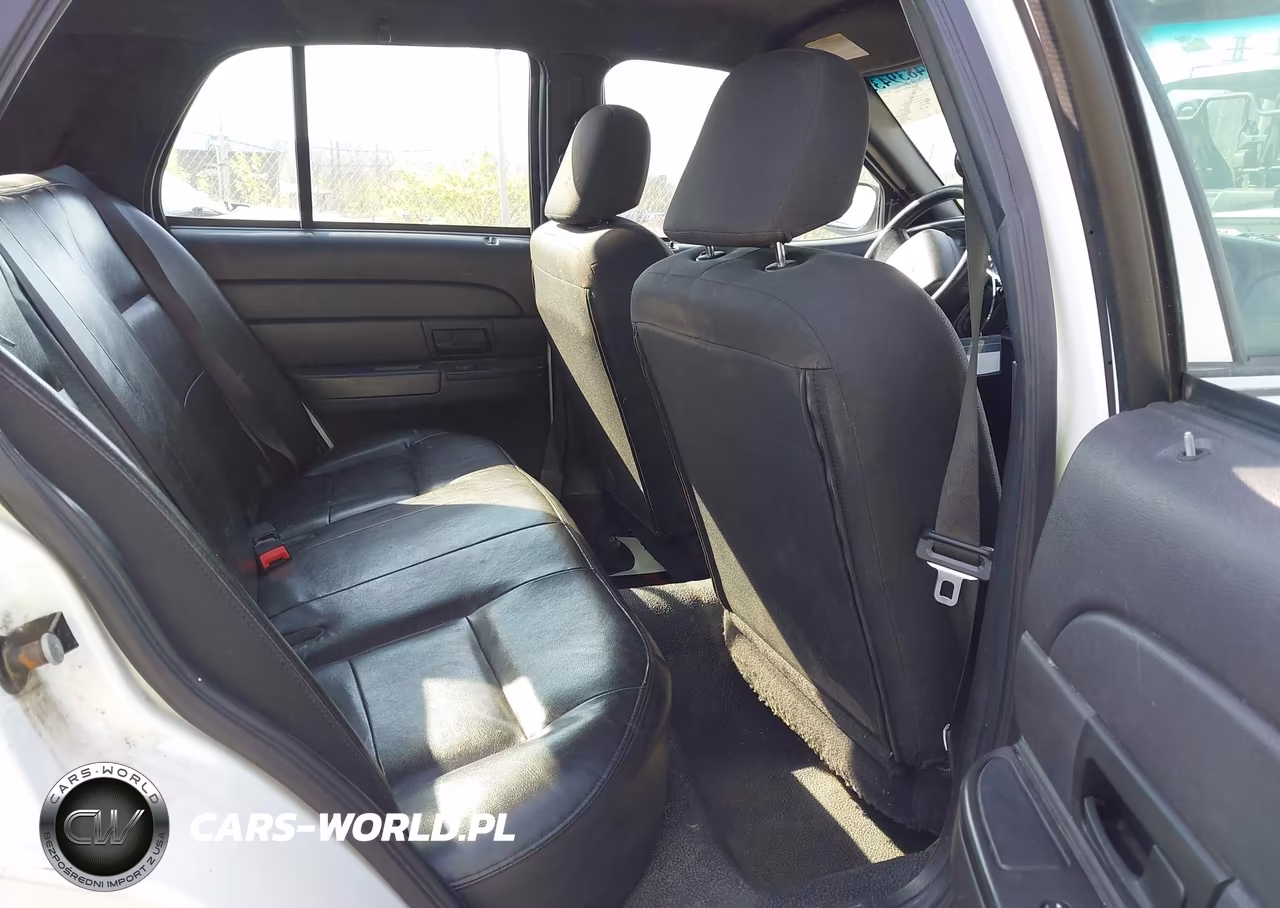 2007 Ford Crown Victoria Police-Police Interceptor VIN:2FAFP71W87X126240 - 8