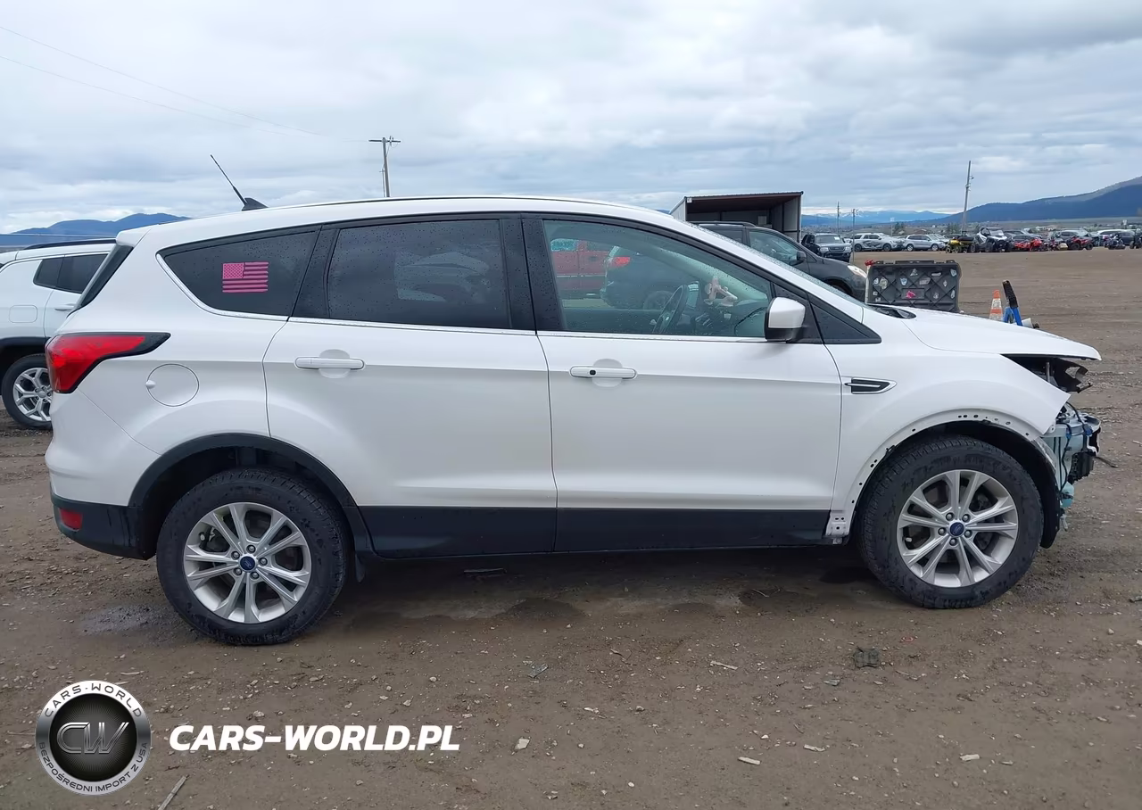 2019 Ford Escape Se VIN:1FMCU9GD6KUA64212 - 14