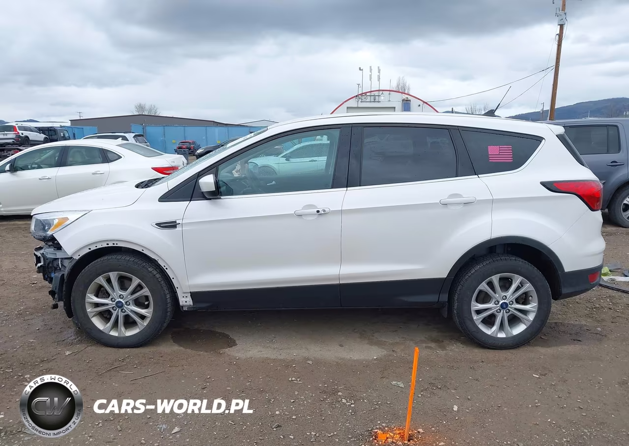 2019 Ford Escape Se VIN:1FMCU9GD6KUA64212 - 15