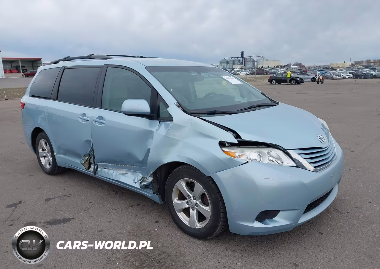 2015 Toyota Sienna Le 8 Passenger