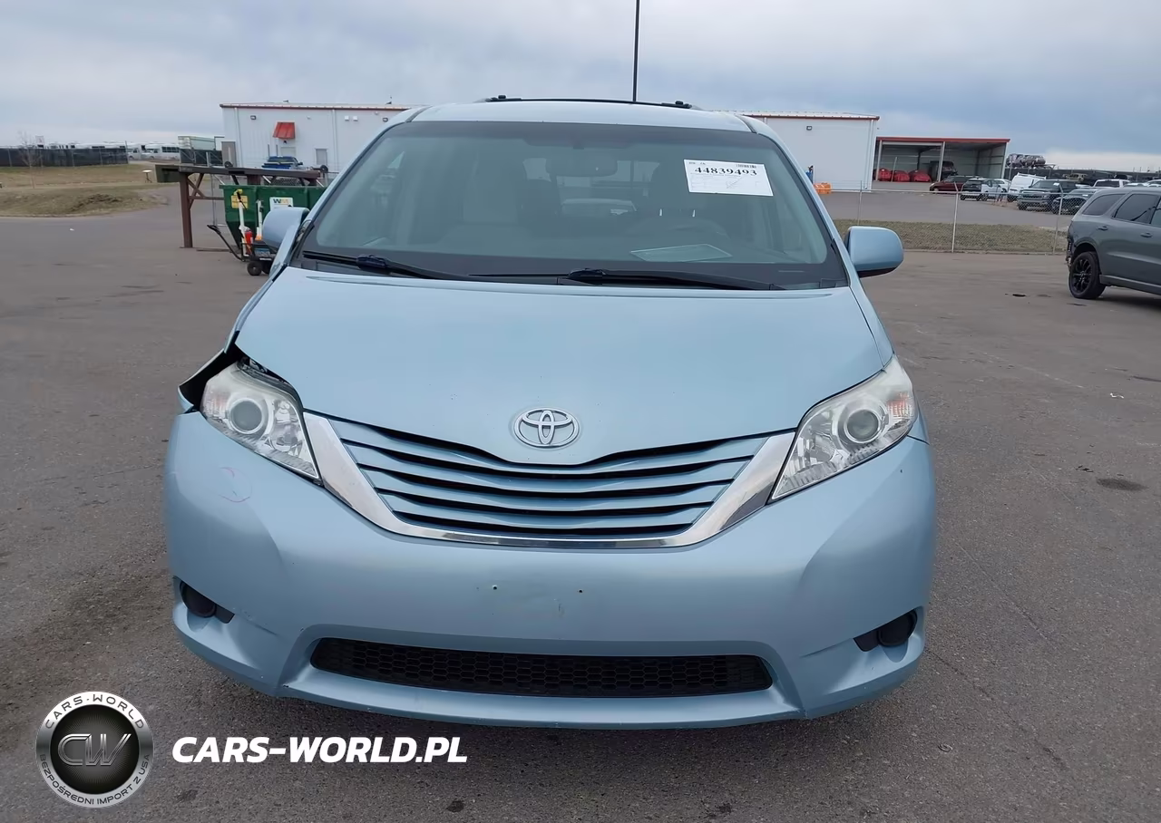 2015 Toyota Sienna Le 8 Passenger VIN:5TDKK3DC9FS602975 - 12